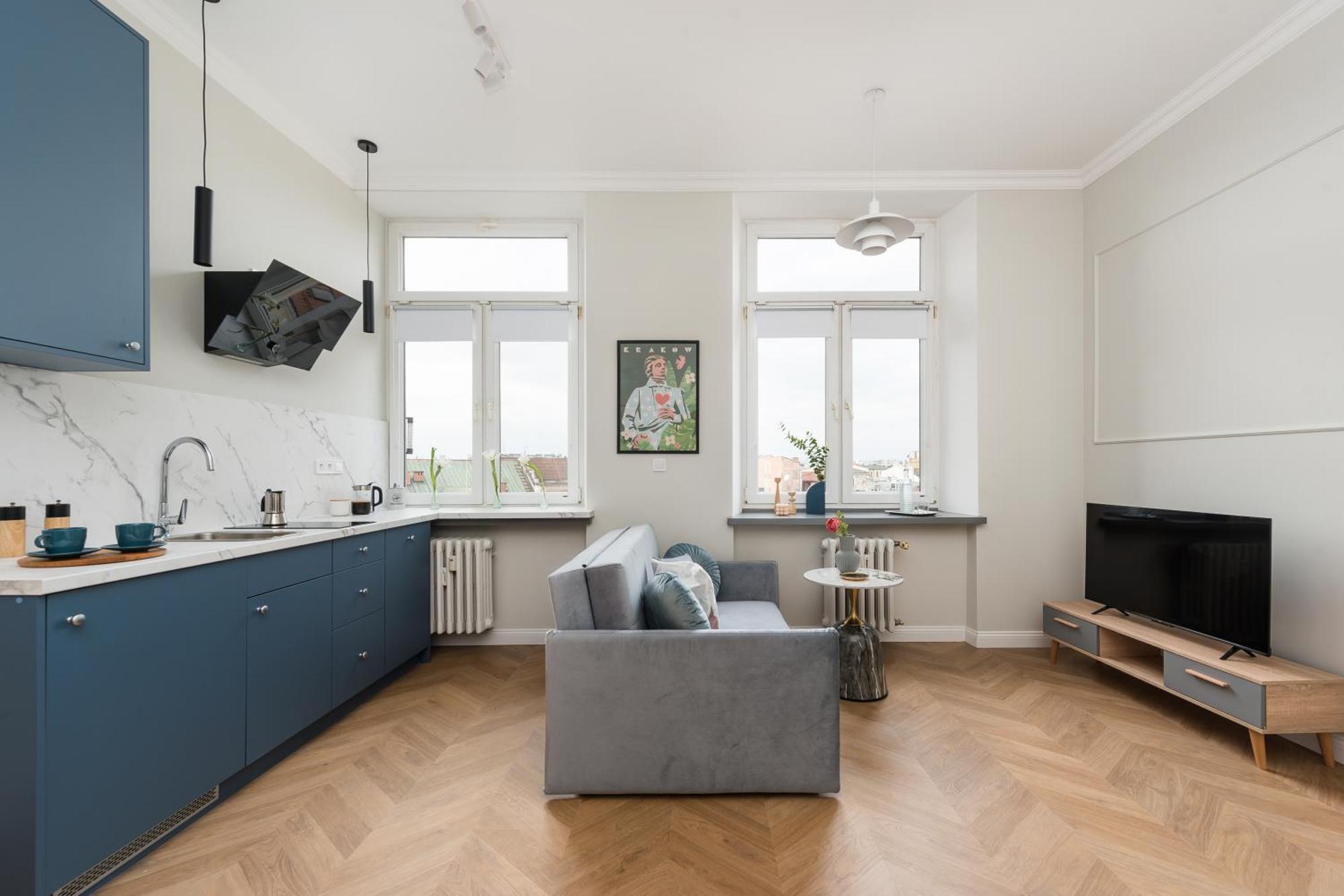 Azure Haven Old Town Apartment